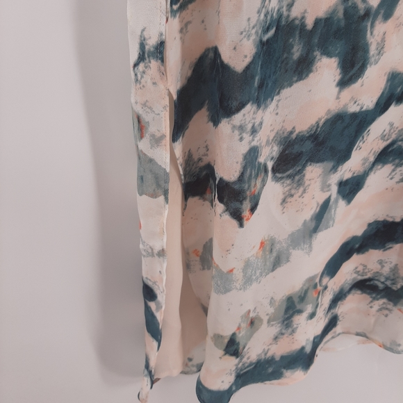 Cabi Blush Gelato V-Neck Flowy Blouse Style 5035 - Picture 9 of 10